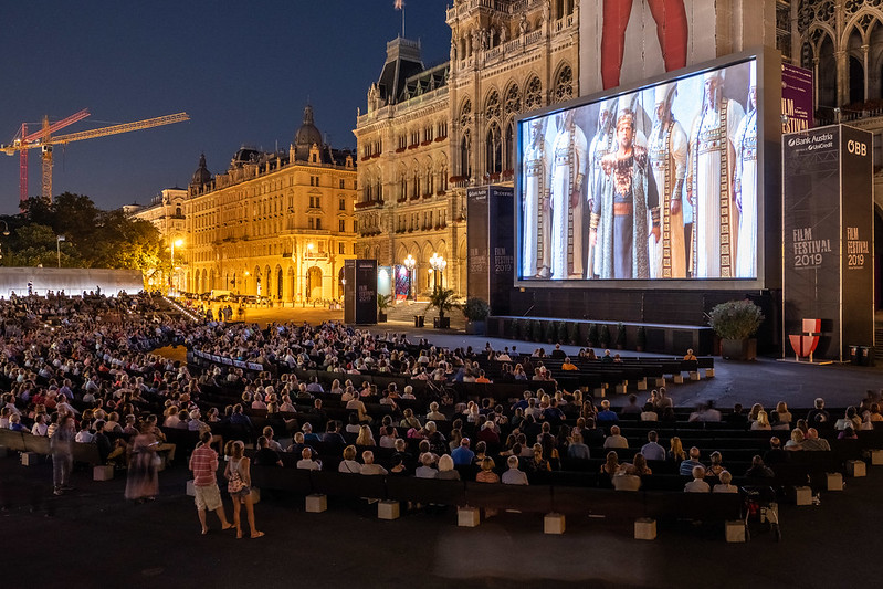 Oper für die Sommerpause: Der Staatsopern-Sonntag am Rathausplatz