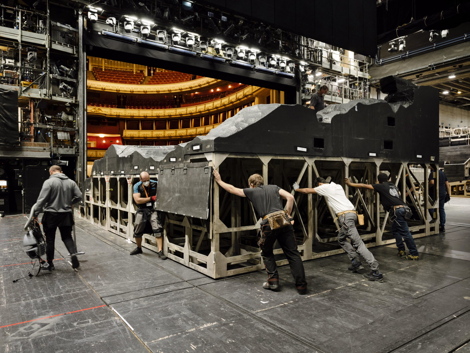 Bühnenbild Schnürboden Staatsoper