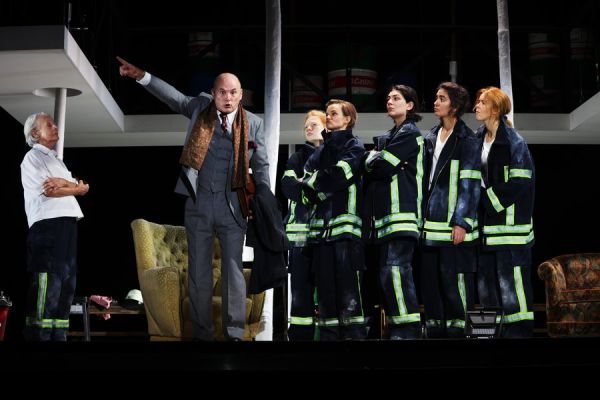 Biedermann und die Brandstifter