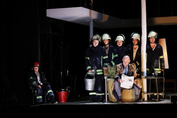 Biedermann und die Brandstifter