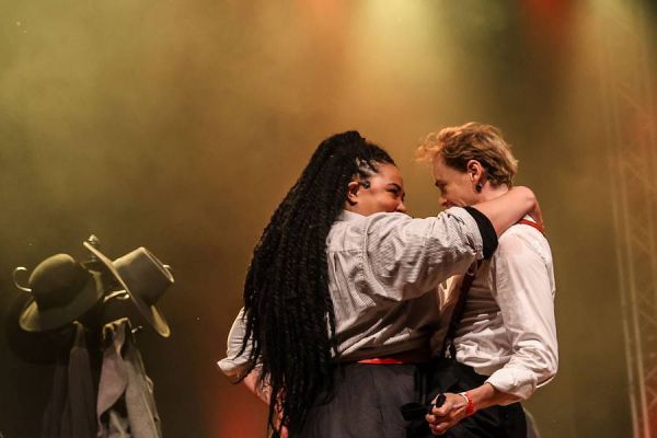 Katia Ledoux (Carmen), Anton Zetterholm (Don José)