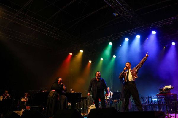 Katia Ledoux (Carmen), Florian Carove (Morales), Stefan Cerny (Escamillo, Toreador)